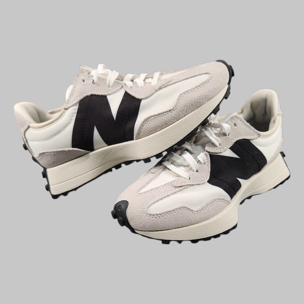 New Balance 327 Women's Casual Sneakers Shoes Sea Salt /White / Black Size 5.5